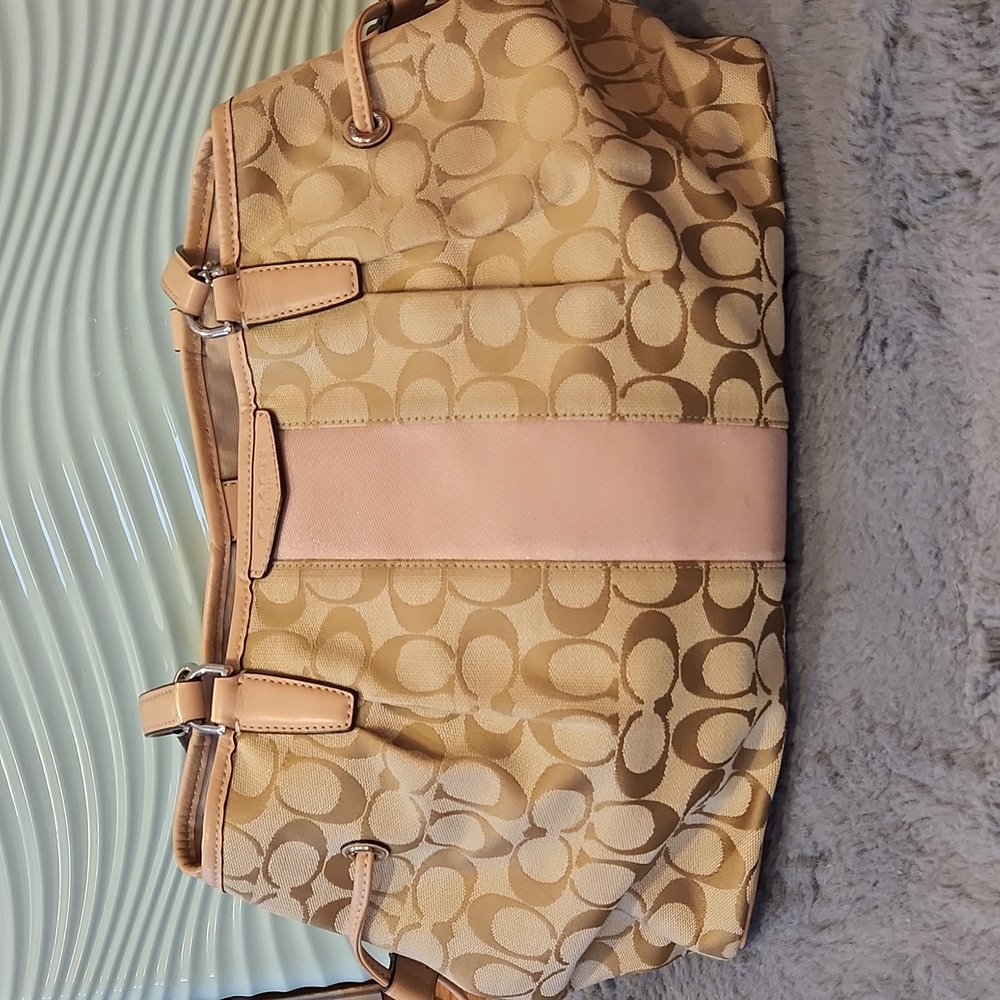 AUTHENTIC COACH Shoulder bag TAN, SIGNATURE CANVAS, KEYCHAIN INC SHOWN